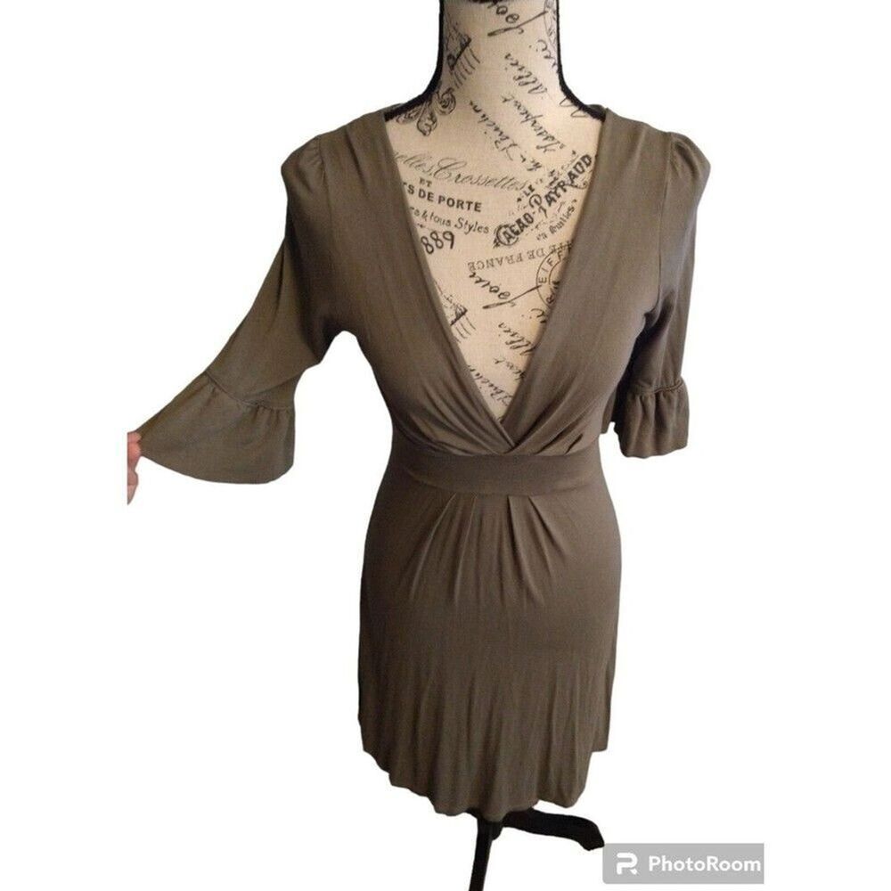 Zara v-neck flared sleeve olive green dress sm Feminine Cottage Core Boho